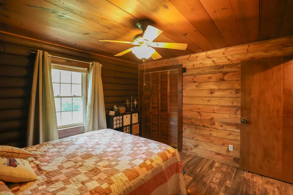 328 Cumberland Road Gilbertsville KY 42044