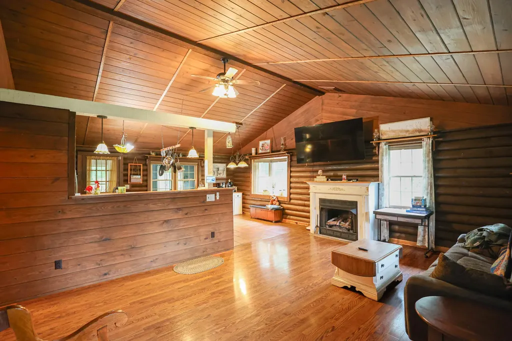 328 Cumberland Road Gilbertsville KY 42044