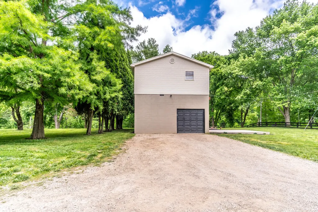 2897 College Hill Road Waco KY 40385