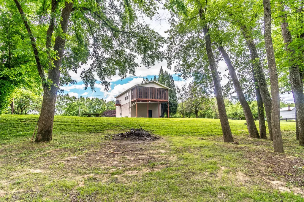 2897 College Hill Road Waco KY 40385