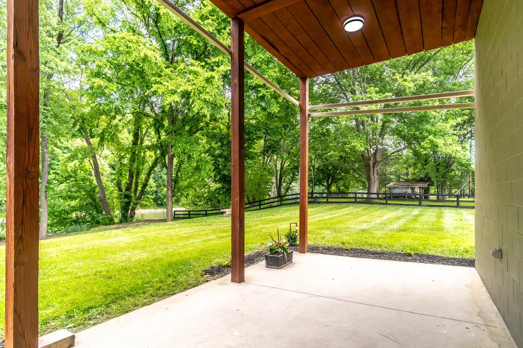 2897 College Hill Road Waco KY 40385