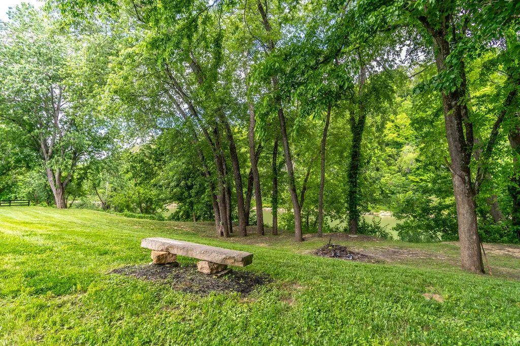 2897 College Hill Road Waco KY 40385