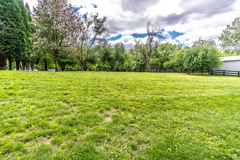 2897 College Hill Road Waco KY 40385