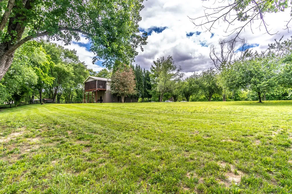 2897 College Hill Road Waco KY 40385