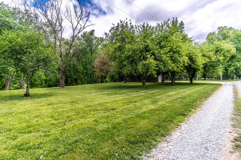 2897 College Hill Road Waco KY 40385