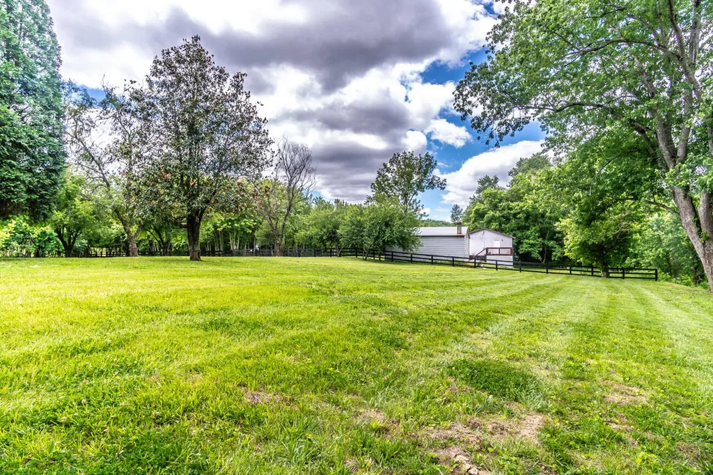 2897 College Hill Road Waco KY 40385