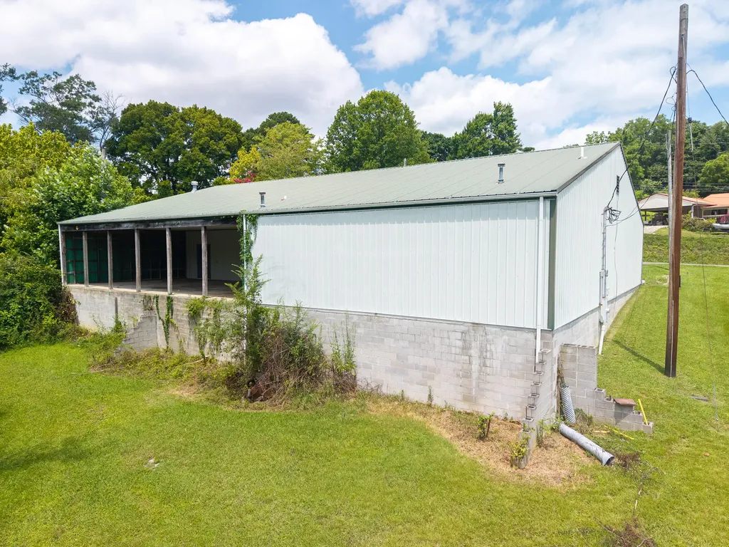 109 Alum Road Whitley City KY 42653