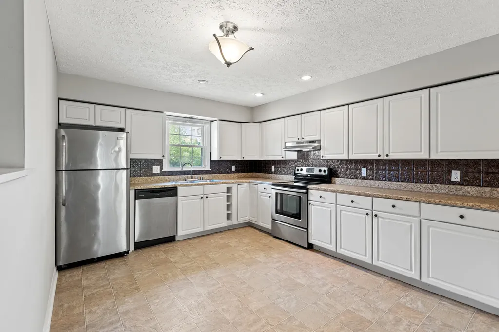 1200 Tishoff Drive Lexington KY 40502