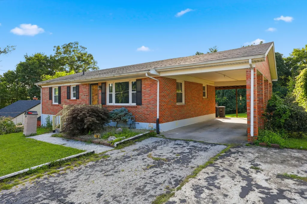 216 Rancho Drive Frankfort KY 40601