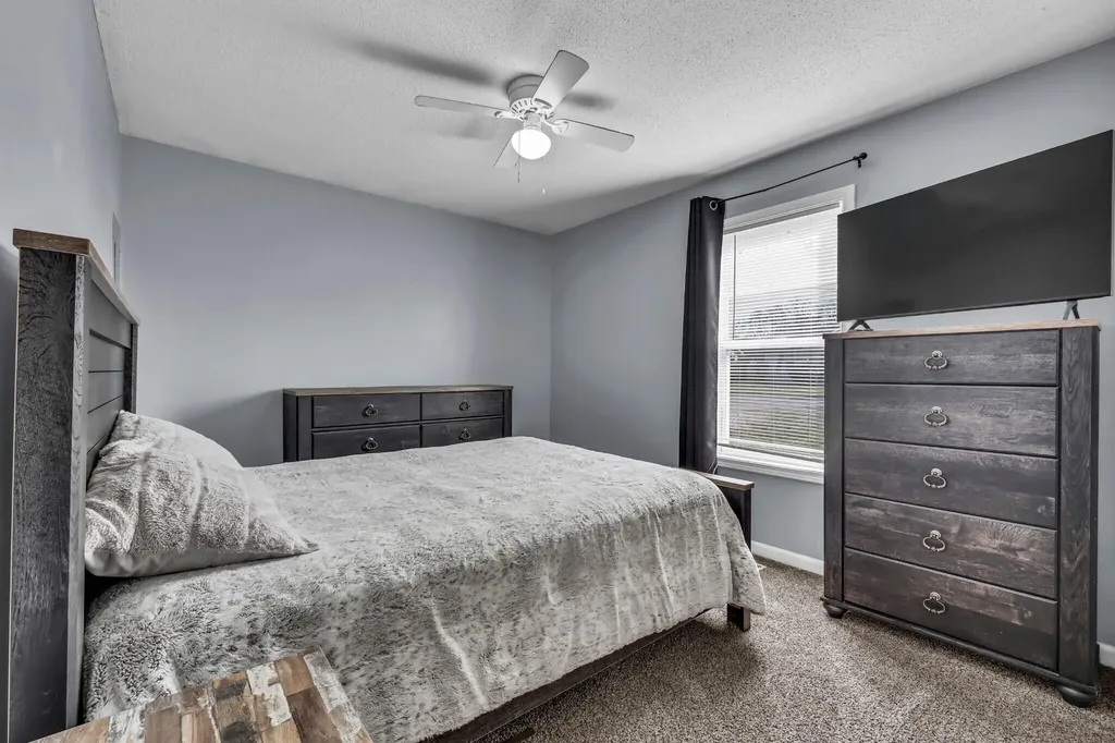 1977 Timberline Circle Oak Grove KY 42262