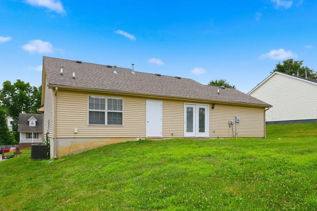 417 Village Parkway Nicholasville KY 40356