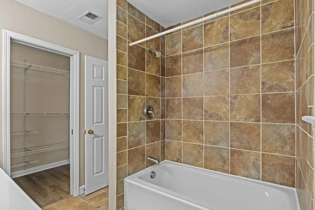 1252 Pleasant Ridge Drive Lexington KY 40509