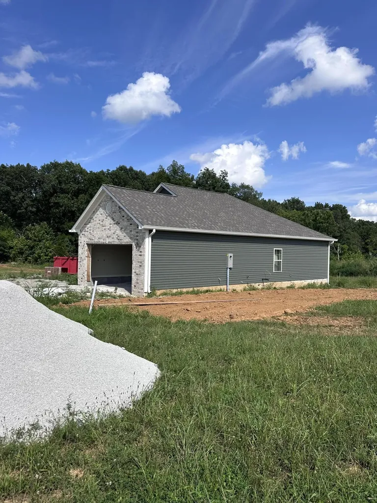 211 Bedford Court Hopkinsville KY 42240