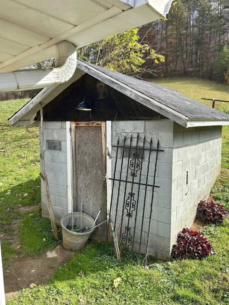 319 Highway 472 Highway Manchester KY 40962