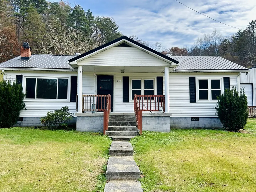 319 Highway 472 Highway Manchester KY 40962