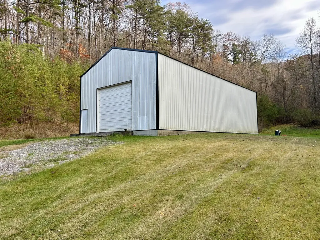 319 Highway 472 Highway Manchester KY 40962