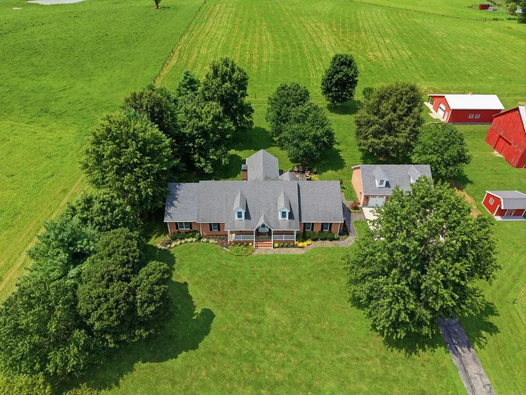 1006 Sebree Road Stamping Ground KY 40379