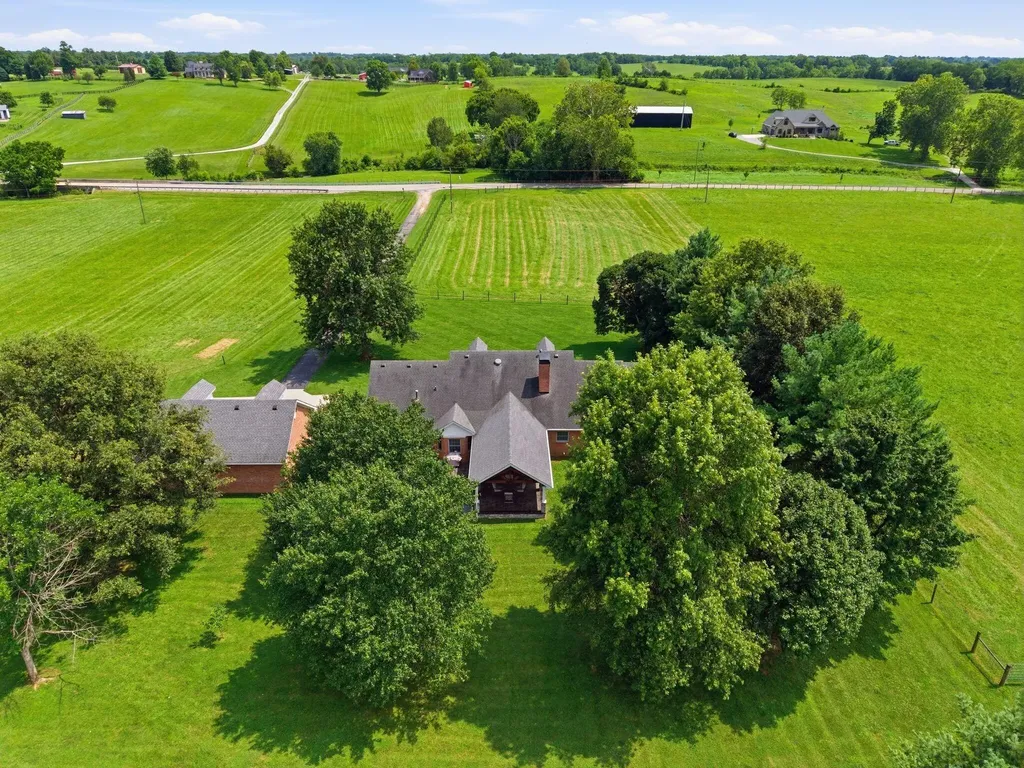 1006 Sebree Road Stamping Ground KY 40379