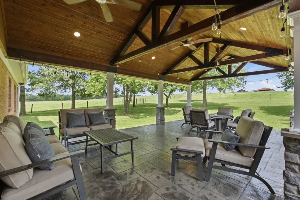 1006 Sebree Road Stamping Ground KY 40379