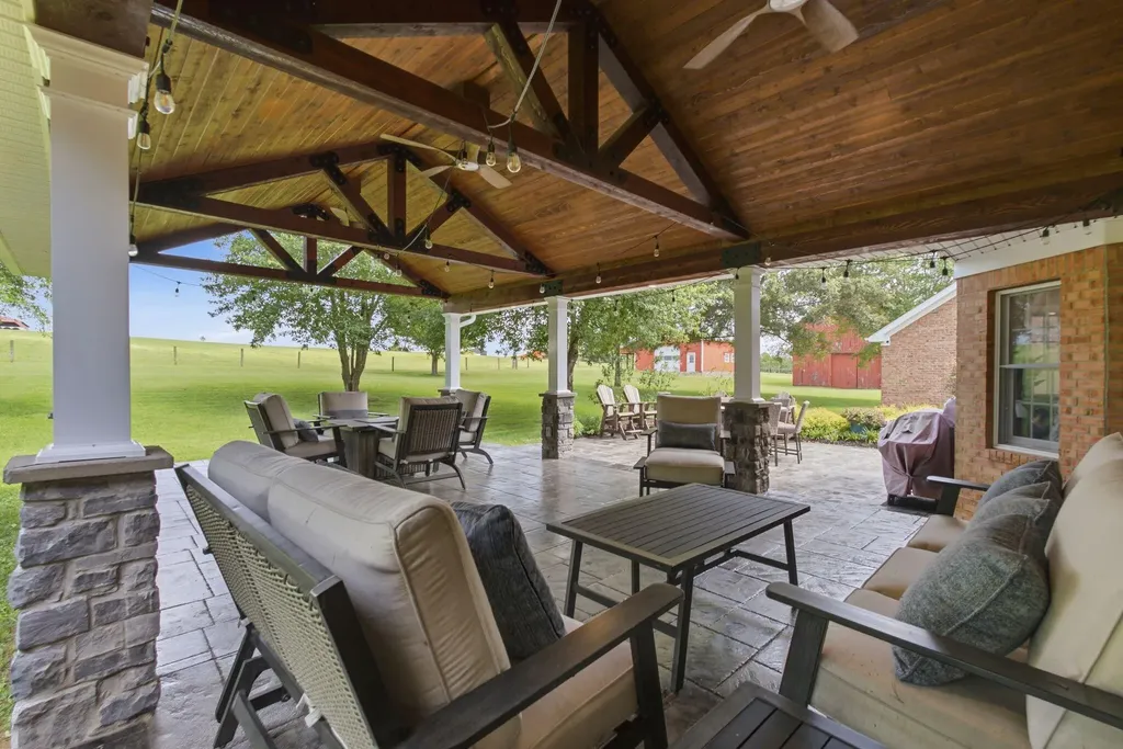 1006 Sebree Road Stamping Ground KY 40379