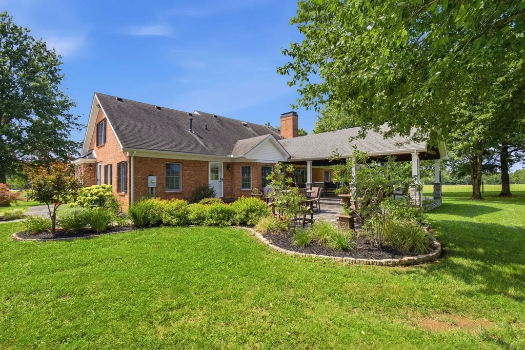 1006 Sebree Road Stamping Ground KY 40379