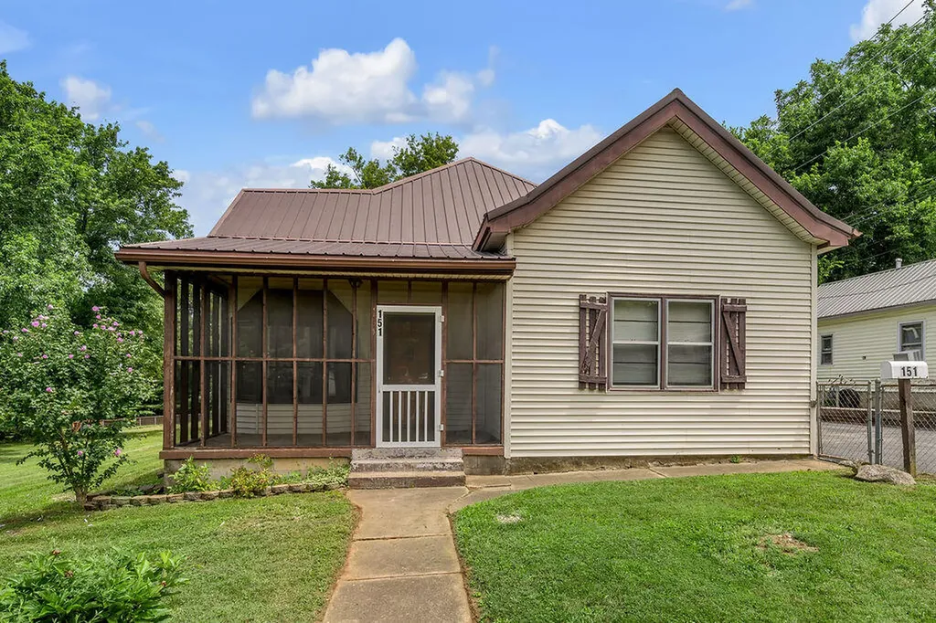 151 Minary Avenue Versailles KY 40383