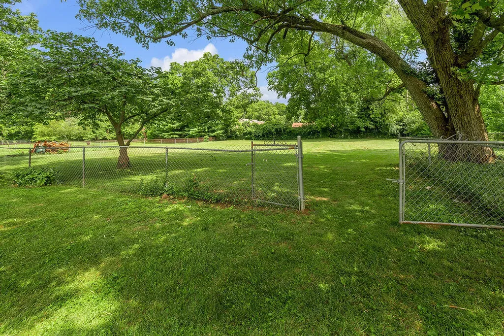 151 Minary Avenue Versailles KY 40383