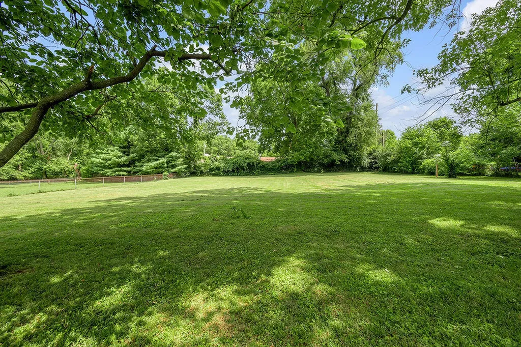 151 Minary Avenue Versailles KY 40383