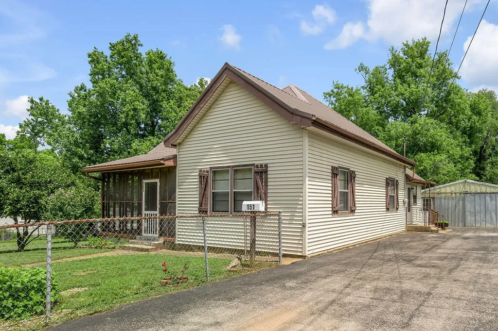 151 Minary Avenue Versailles KY 40383