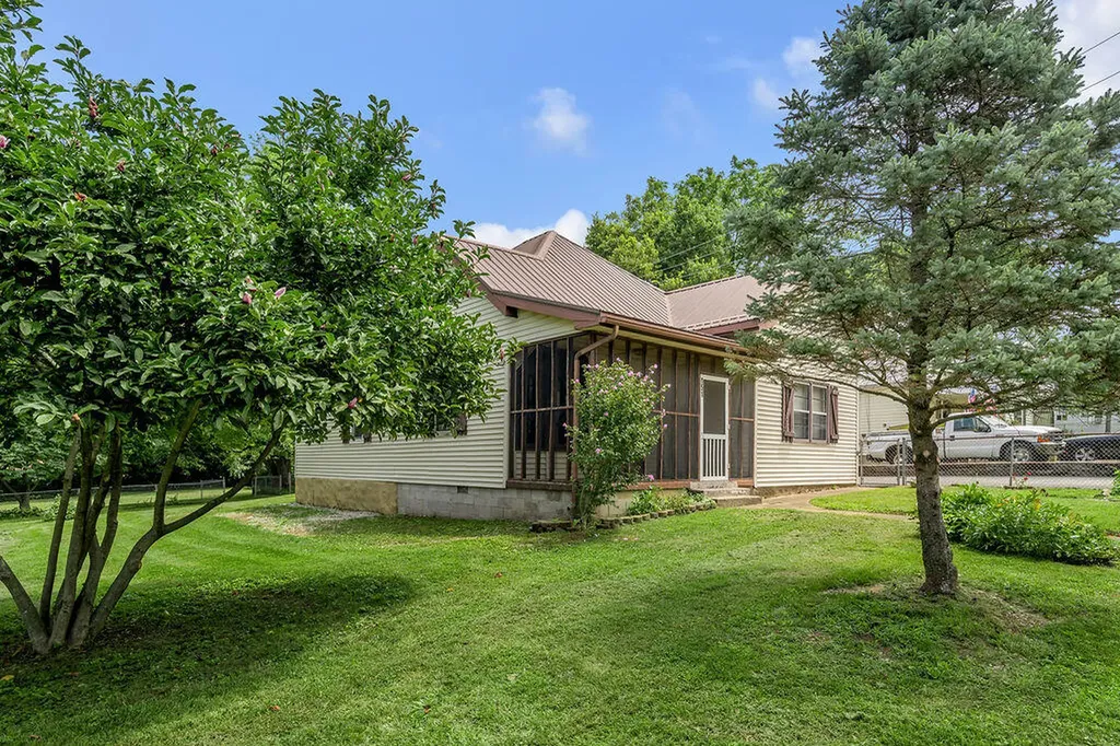 151 Minary Avenue Versailles KY 40383