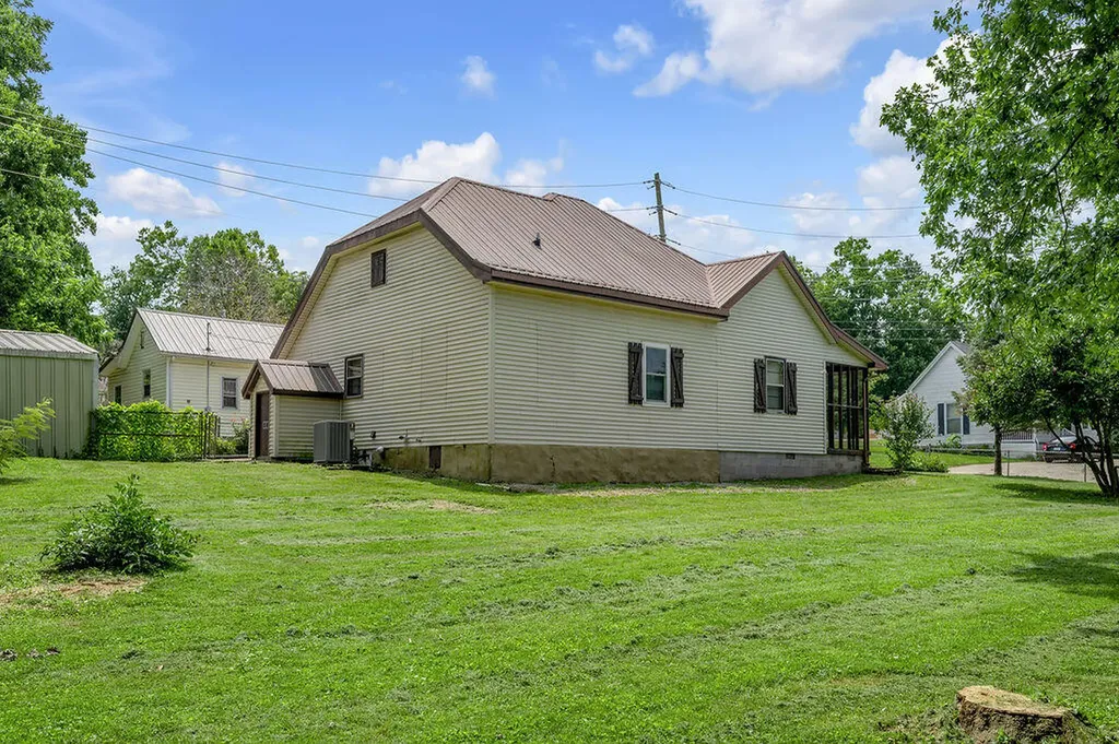 151 Minary Avenue Versailles KY 40383