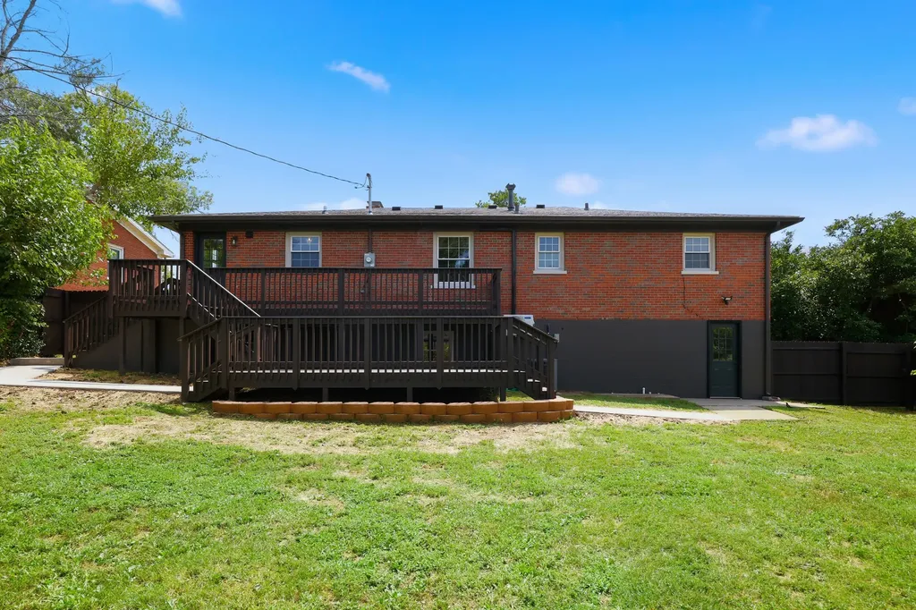 910 Crosshill Drive Frankfort KY 40601