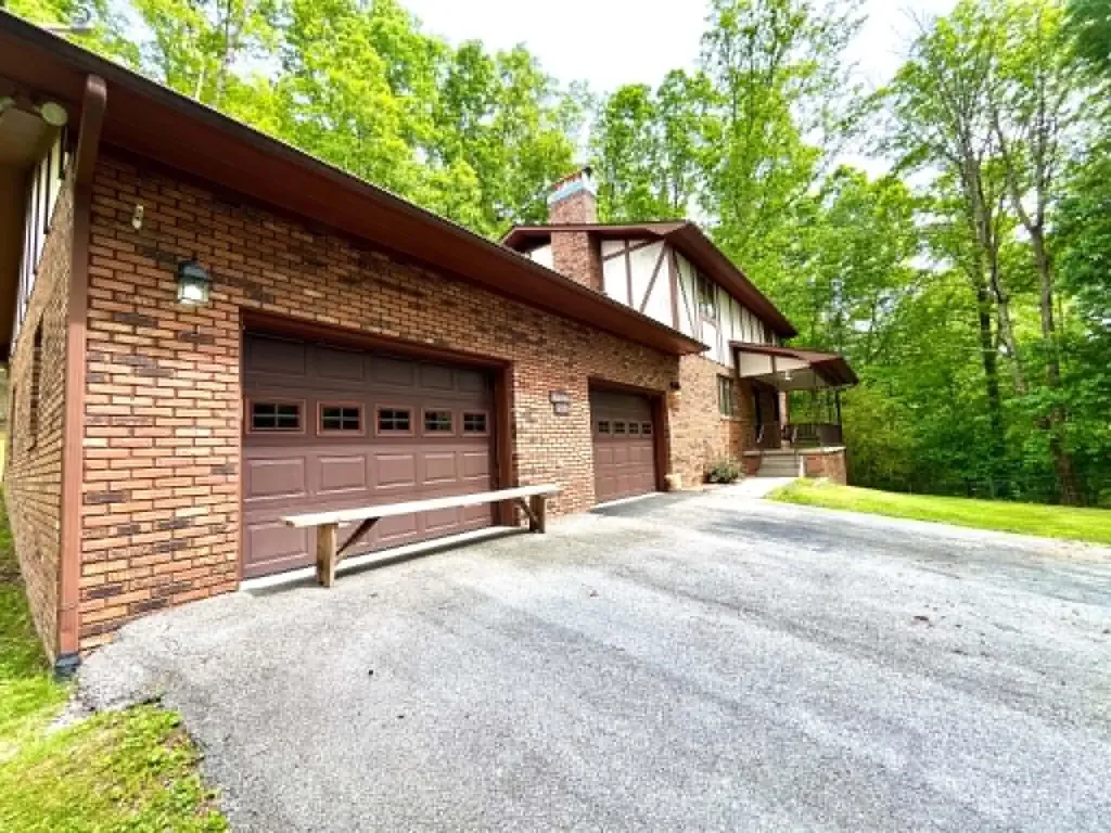 Pineville KY 40977
