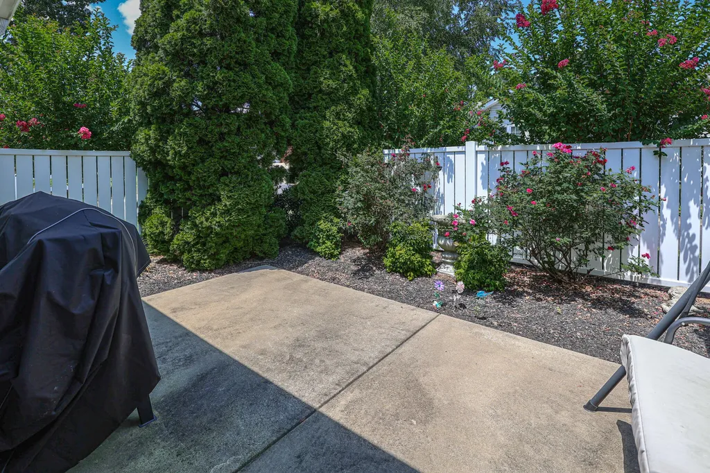1868 Elmdale Road Paducah KY 42003