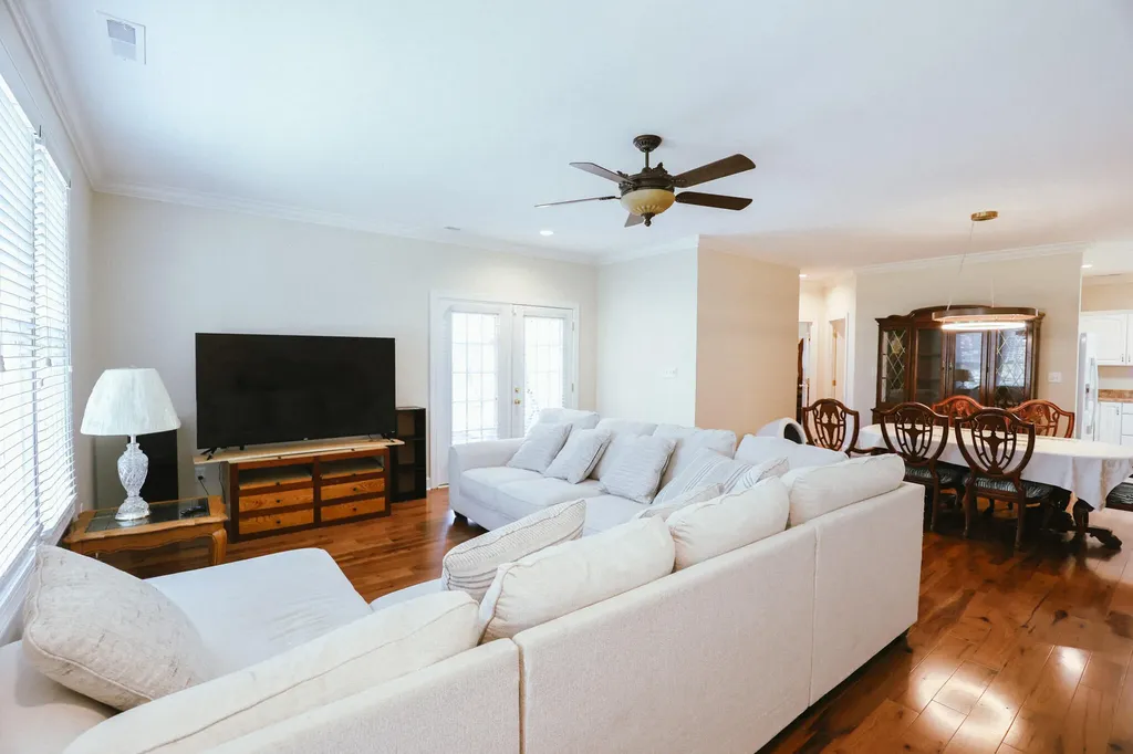 1868 Elmdale Road Paducah KY 42003
