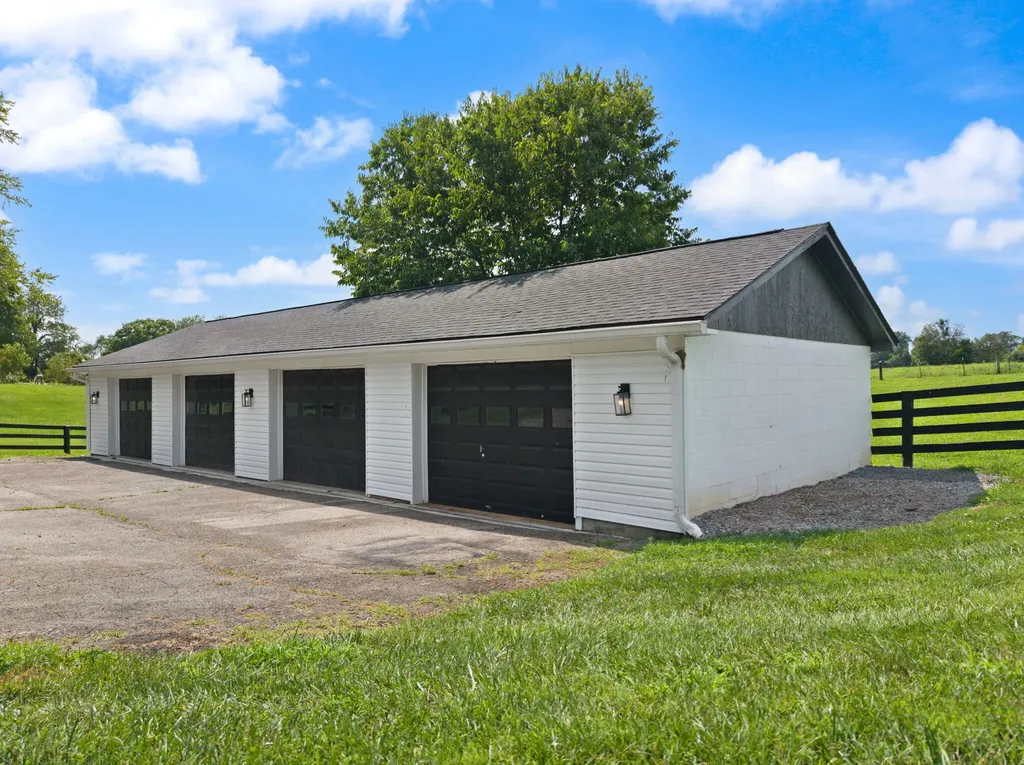 2419 Shun Pike Nicholasville KY 40356