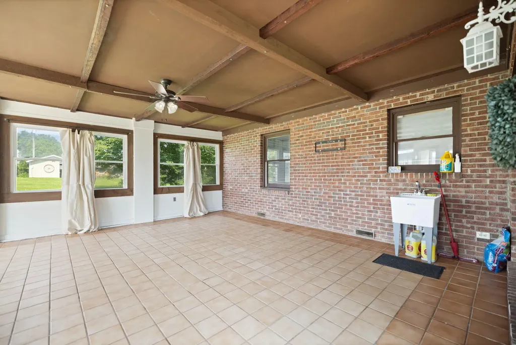2419 Shun Pike Nicholasville KY 40356