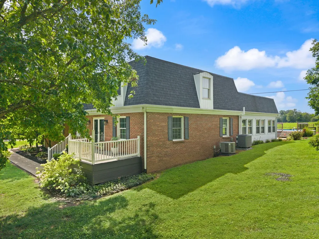 2419 Shun Pike Nicholasville KY 40356