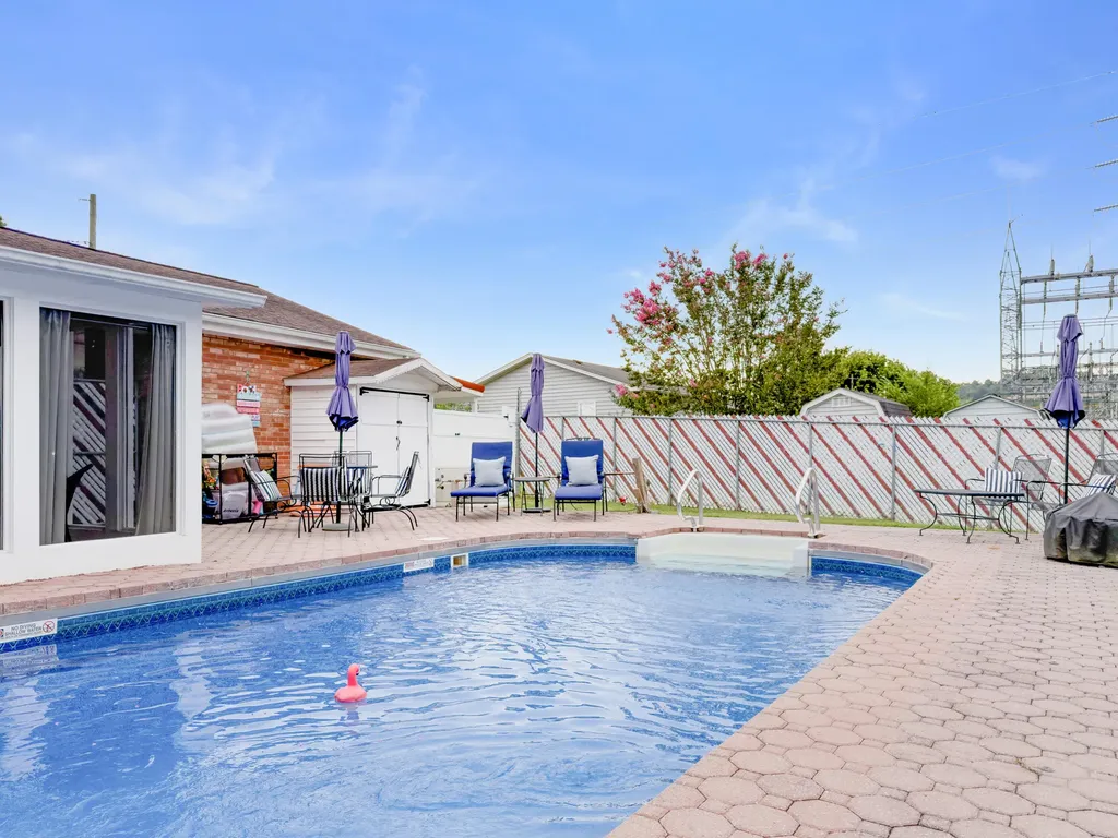 33 Horseshoe Street Thelma KY 41260