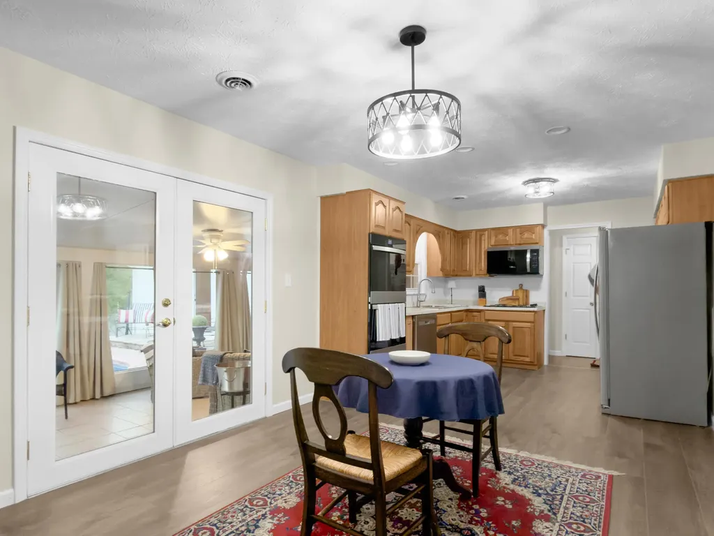 33 Horseshoe Street Thelma KY 41260