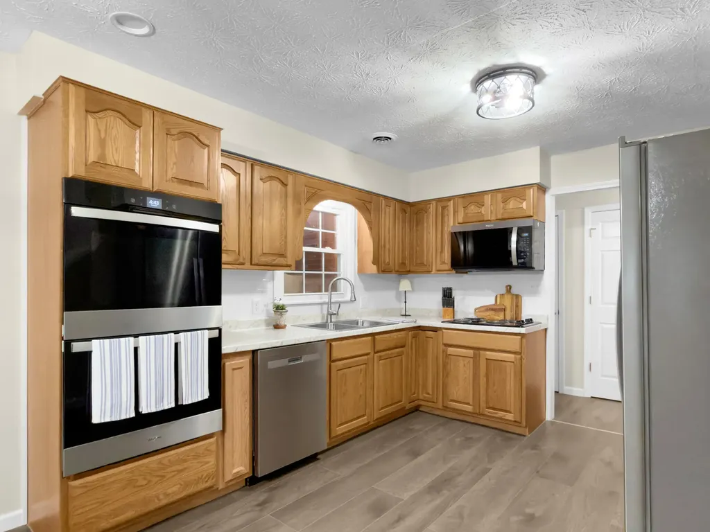 33 Horseshoe Street Thelma KY 41260