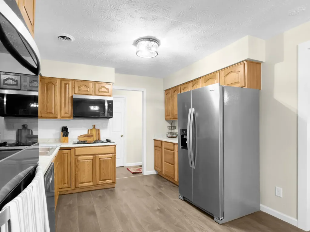 33 Horseshoe Street Thelma KY 41260