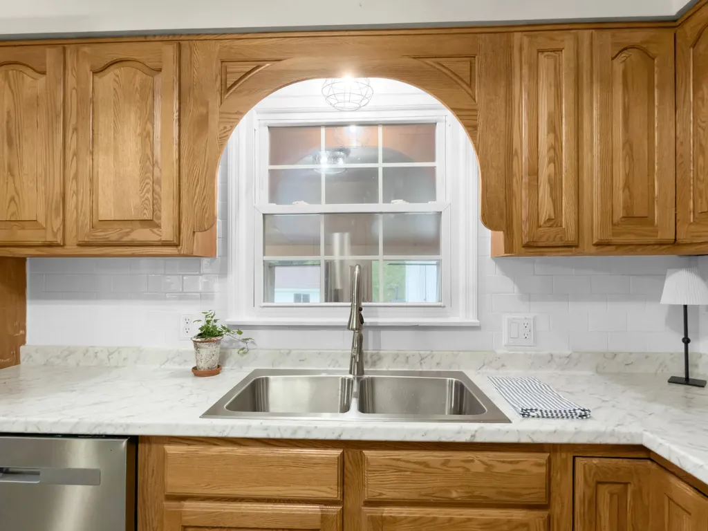 33 Horseshoe Street Thelma KY 41260