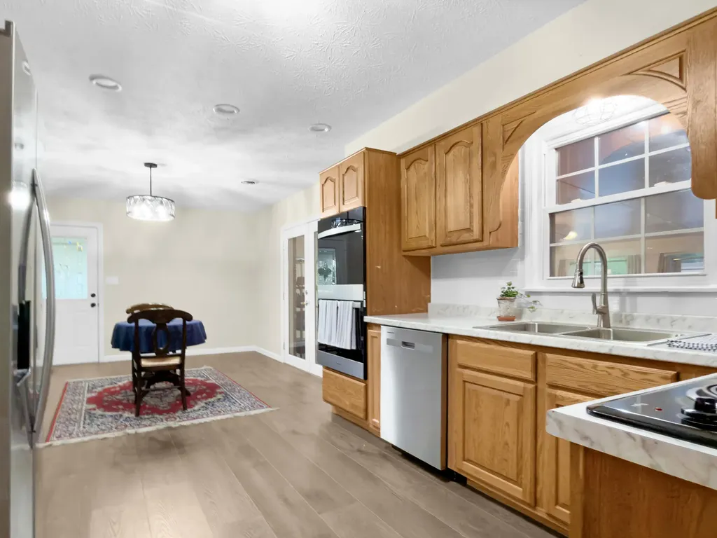 33 Horseshoe Street Thelma KY 41260