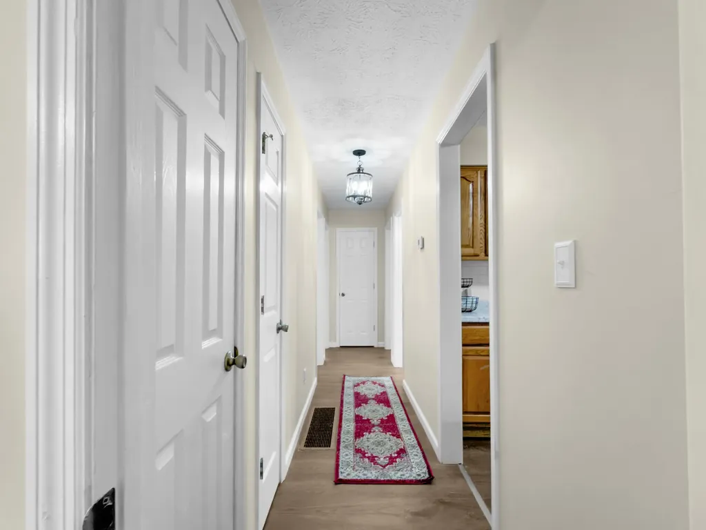 33 Horseshoe Street Thelma KY 41260