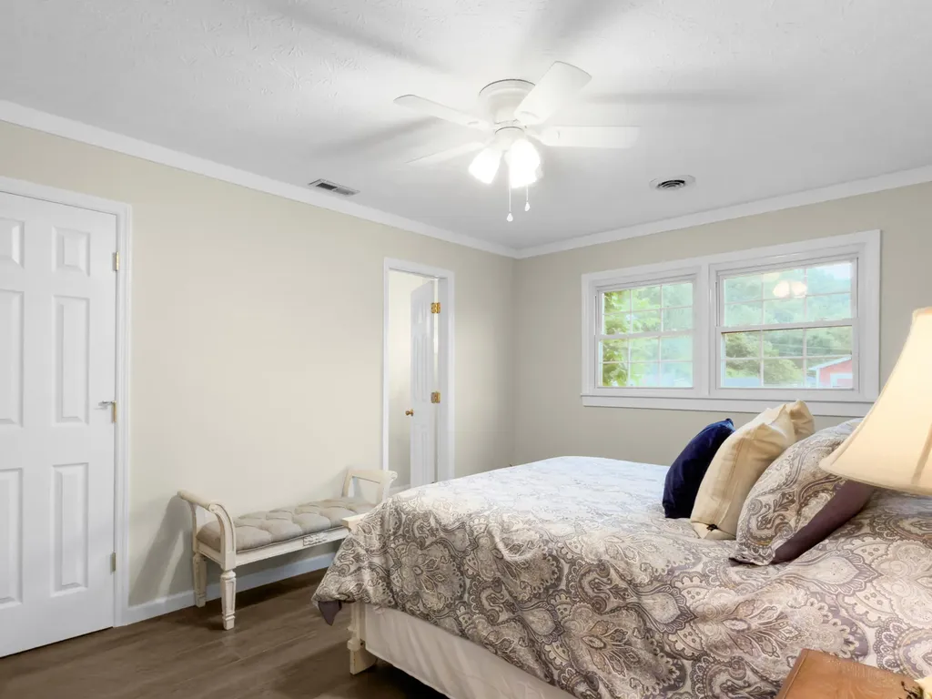 33 Horseshoe Street Thelma KY 41260