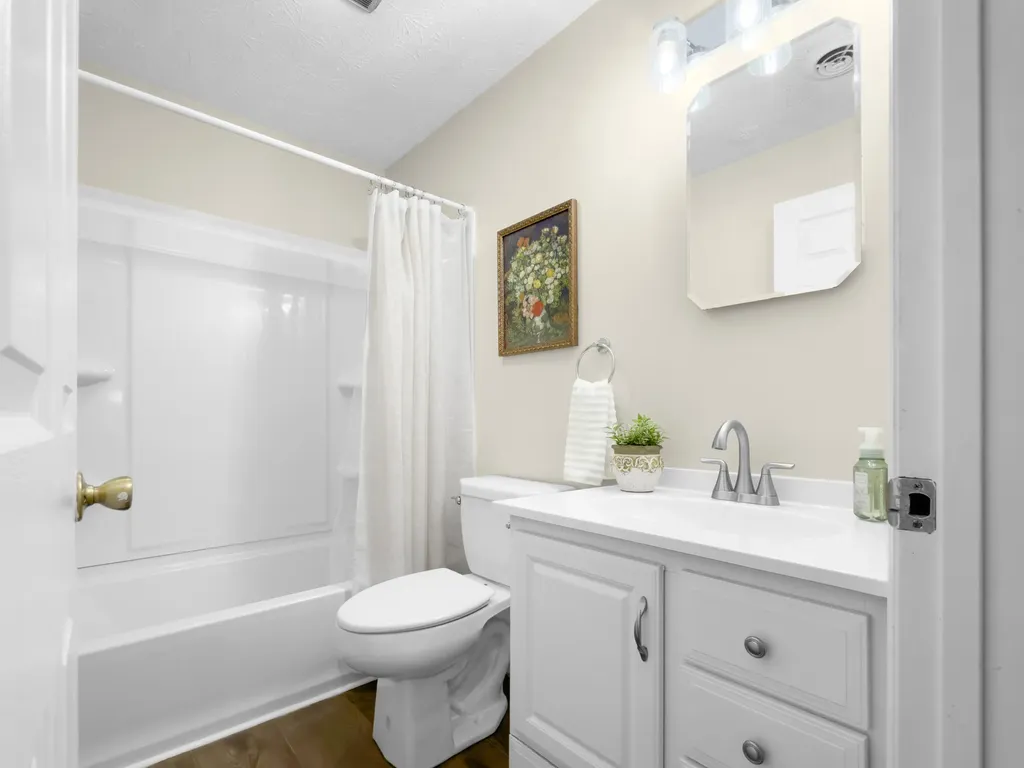 33 Horseshoe Street Thelma KY 41260