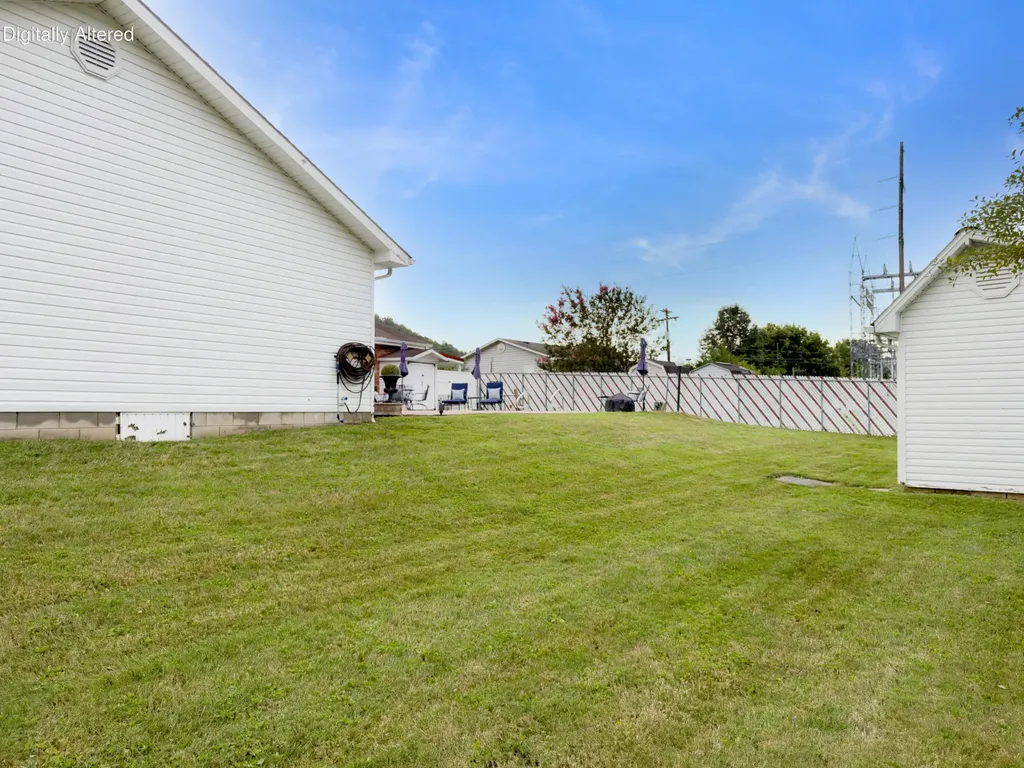 33 Horseshoe Street Thelma KY 41260
