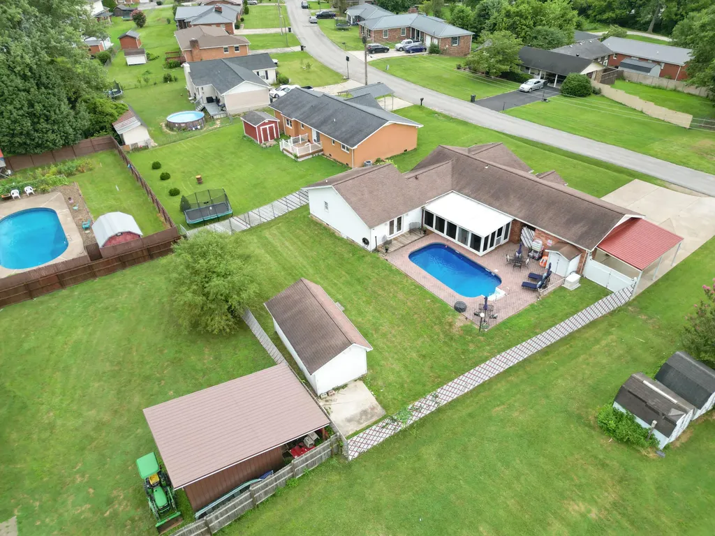 33 Horseshoe Street Thelma KY 41260