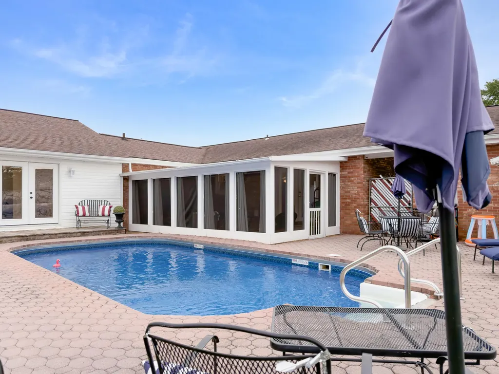 33 Horseshoe Street Thelma KY 41260